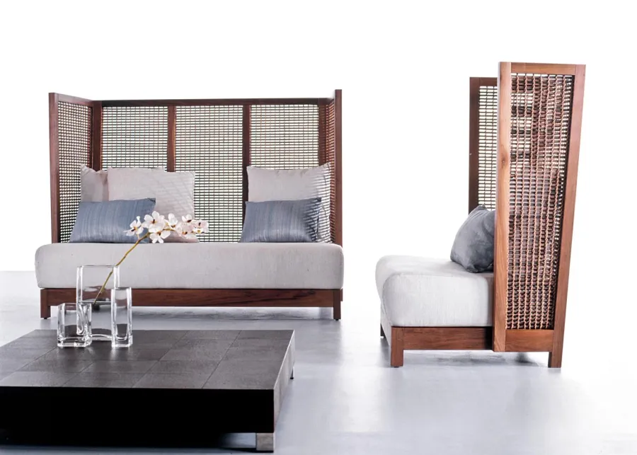 obrazek 3 Nietuzinkowa rattanowa sofa do salonu firmy Kenneth Cobonpue