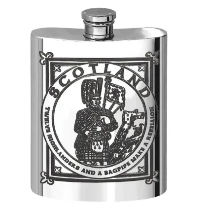 Zdjęcie Oryginalny wyrób od angielskiego producenta w postaci zdobionej piersiówki