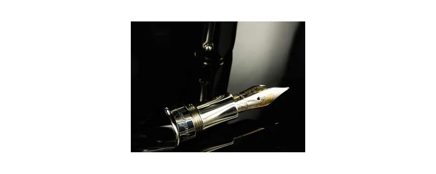 obrazek 5 Ergonomiczne Pióro Wieczne Emblema Black Celluloid Montegrappa