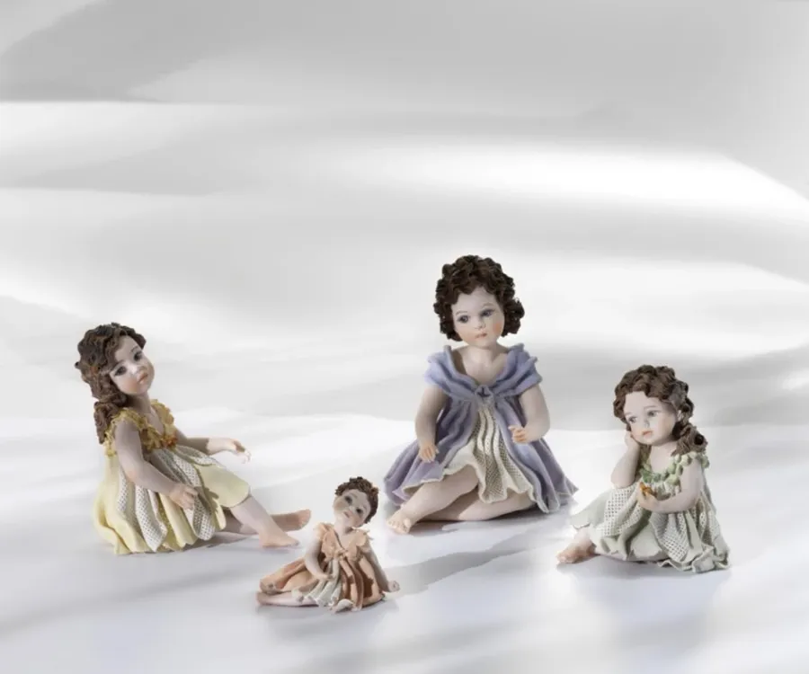 obrazek 2 Porcelanowa figurka dziewczynki o imieniu Marinella - Sibania