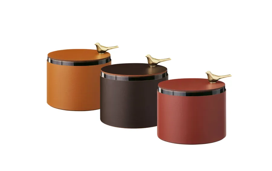 obrazek 2 Stylowe pudełko Ø15xH10 cm wykonane ze skóry w kolorze koniakowym