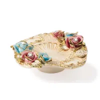 Zdjęcie Piękna ceramiczna popielniczka ze zdobieniami