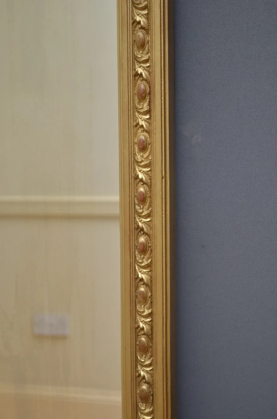 obrazek 4 Wiktoriańskie pozłacane lustro ścienne o eleganckim wyglądzie z 1880roku - antyk