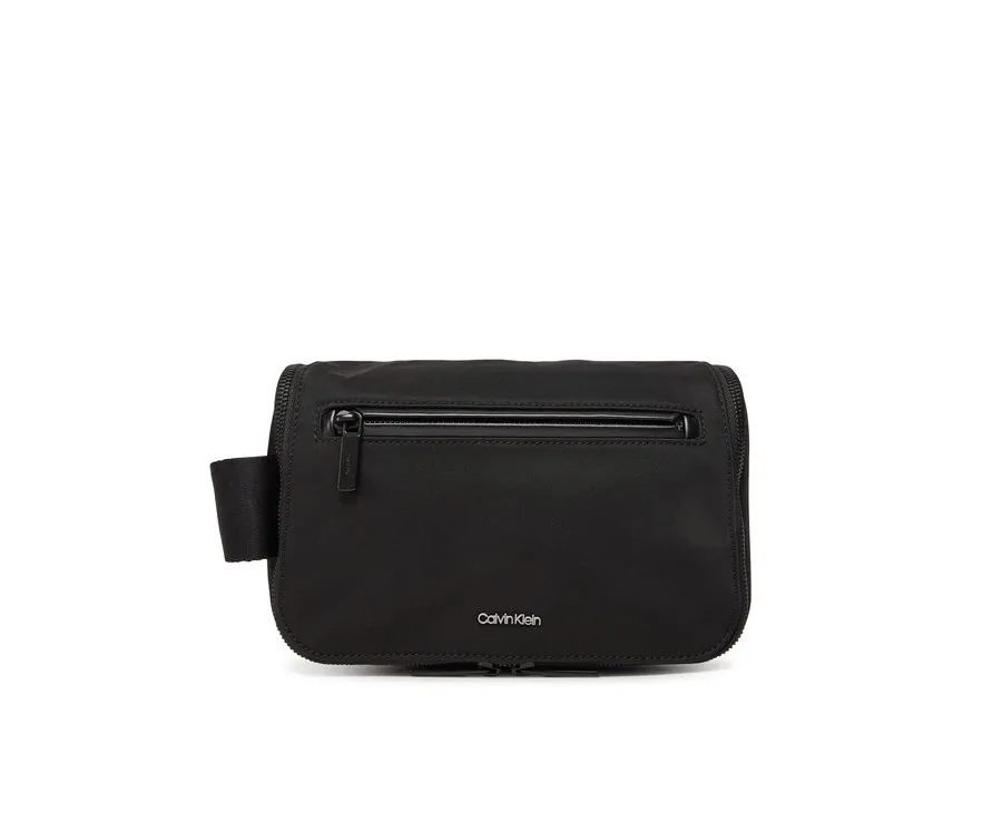 obrazek 1 Calvin Klein Kosmetyczka Ck Ease Washbag W/Hanger K50K512943 Czarny