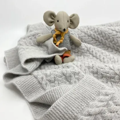 Zdjęcie Kocyk Sofia Wełna Merino szary