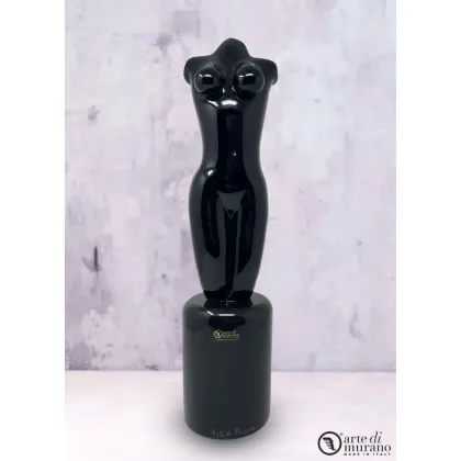 Zdjęcie Popiersie czarnej kobiety ze szkła Murano - elegancka rzeźba