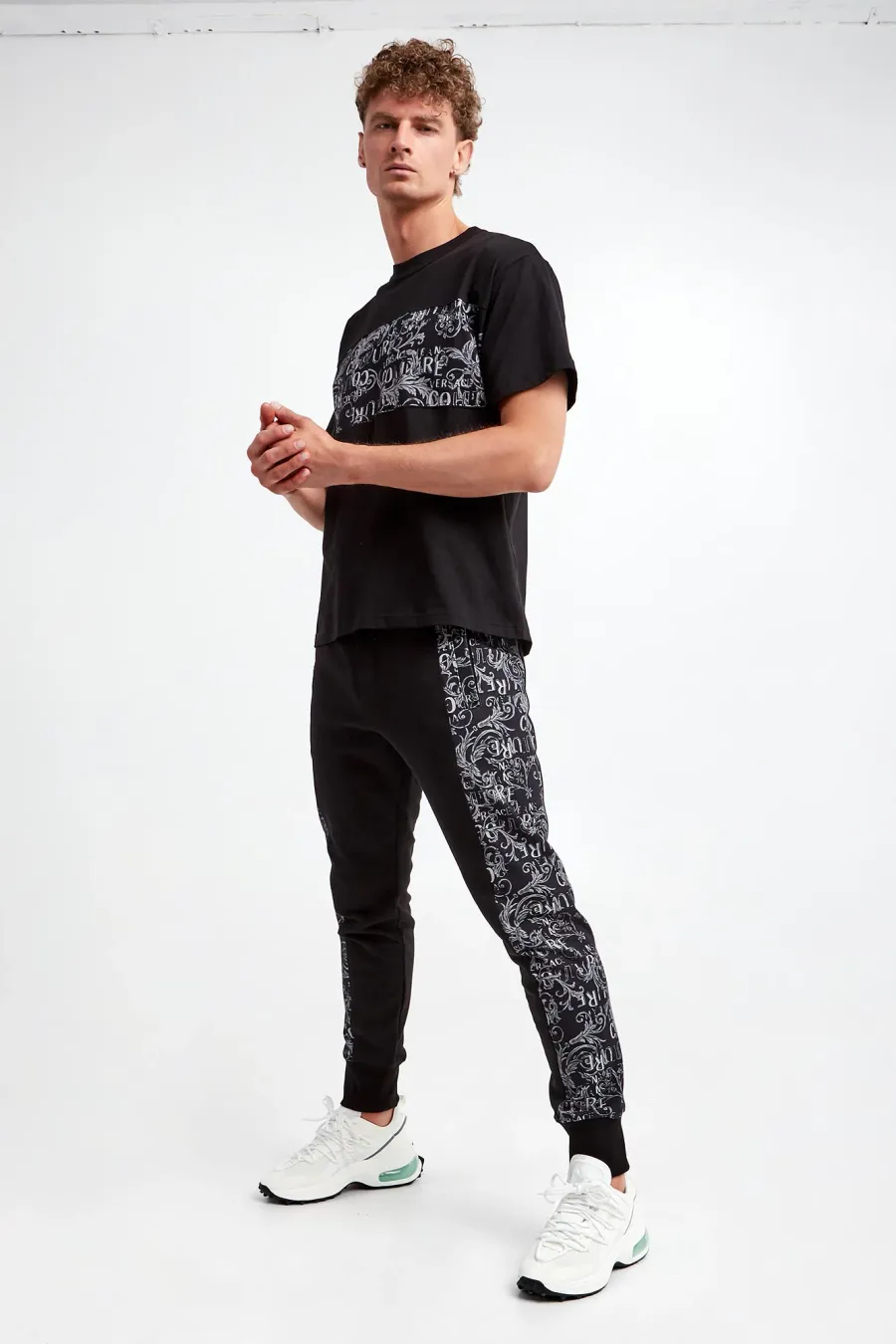 obrazek 1 Spodnie dresowe męskie VERSACE JEANS COUTURE Versace Jeans Couture