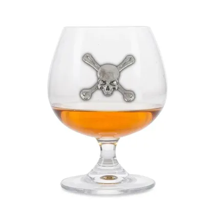 Zdjęcie Stylowy prezent na wyjątkową okazję – kieliszek do brandy z czaszką i skrzyżowanymi piszczelami