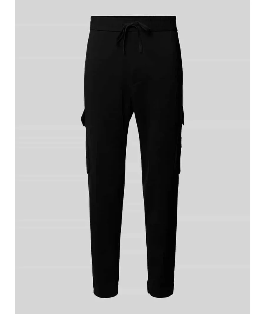 obrazek 1 Spodnie cargo o kroju tapered fit z kieszenią z tyłu model ‘Urbanex’