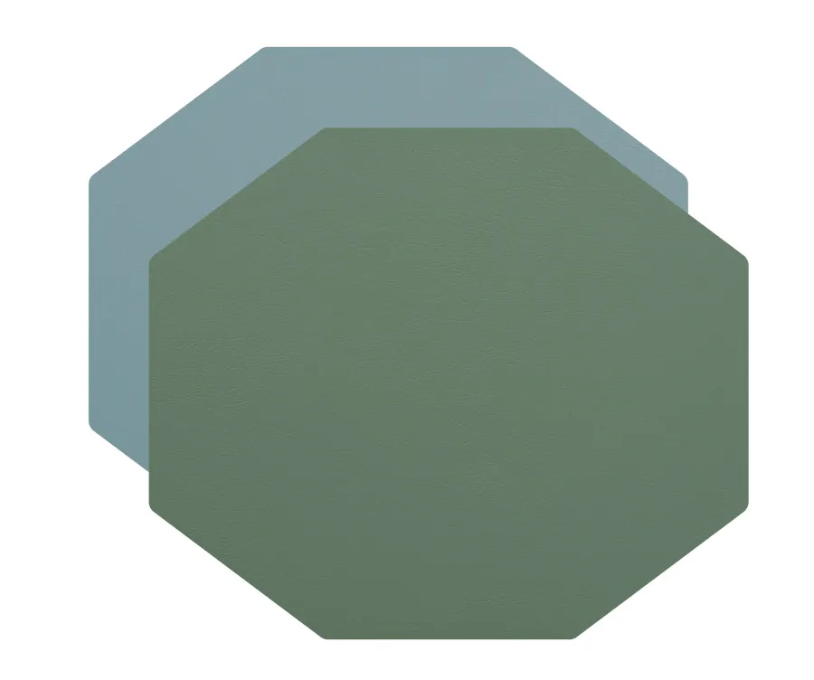 obrazek 1 Podkładka na stół 44,5x38 cm o kształcie ośmiokąta ze skóry w kolorze jasnego błękitu i eukaliptusa