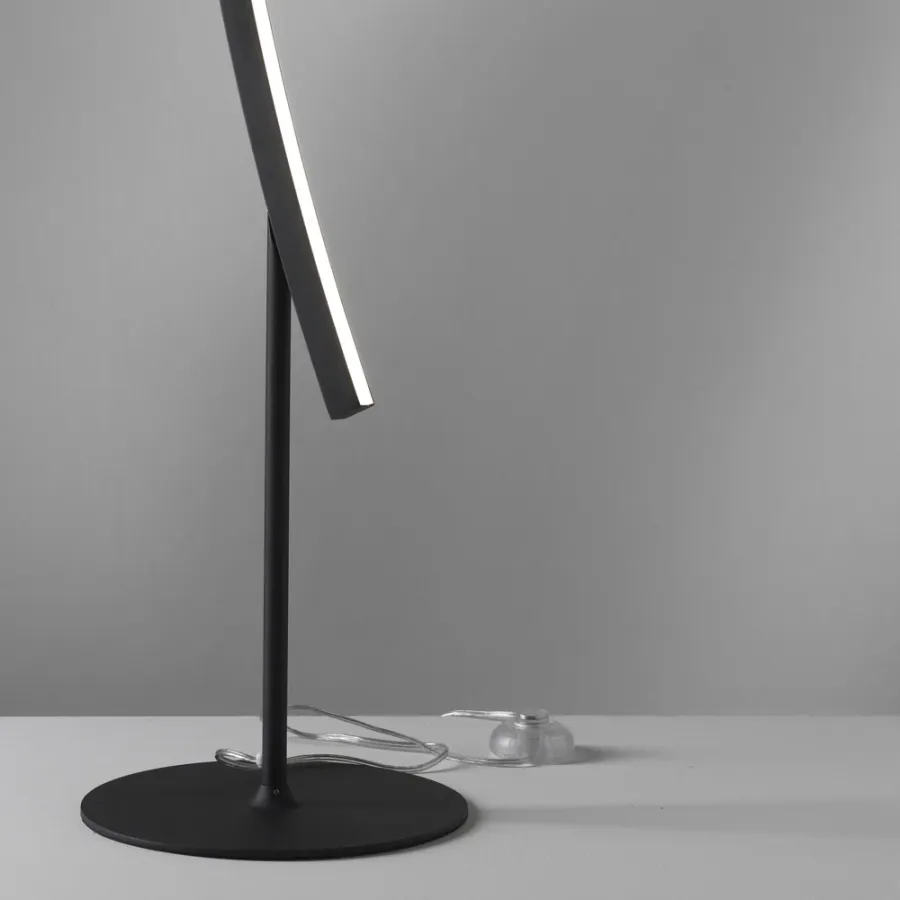 obrazek 2 Czarna lampa podłogowa Bow - h. 175 cm