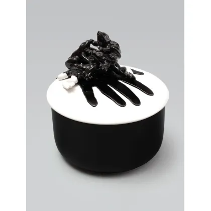 Picture Sophisticated ceramic box in black and white - Bordallo Pinheiro