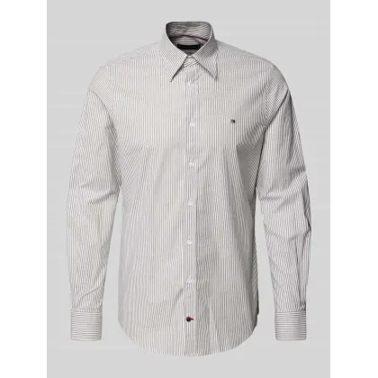 Zdjęcie Koszula biznesowa o kroju slim fit z kołnierzykiem typu kent