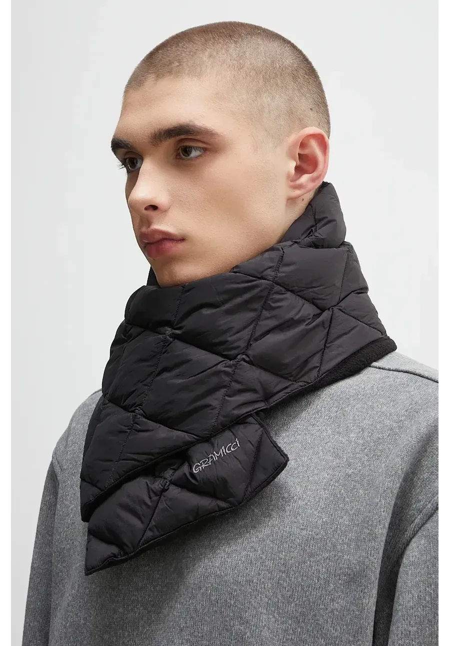 obrazek 1 Gramicci szalik puchowy Down Scarf kolor czarny gładki G4FA.102.TG