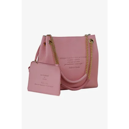 Zdjęcie Pełna elegancji skórzana torebka z grawerem - Terrida