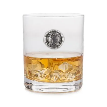 Zdjęcie Luksusowy prezent dla niego lub dla niej – stylowa szklanka do whisky z cynowym emblematem z literą „D”