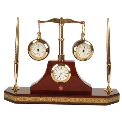 Zdjęcie Oryginalny zestaw na biurko Iustitia