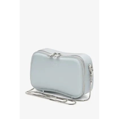 Zdjęcie Estro: Mała srebrna torebka damska na łańcuszku