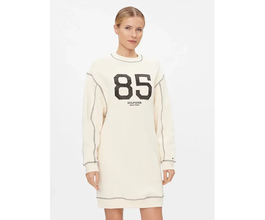 obrazek 1 Tommy Hilfiger Sukienka dzianinowa Varsity 85 WW0WW40614 Beżowy Relaxed Fit