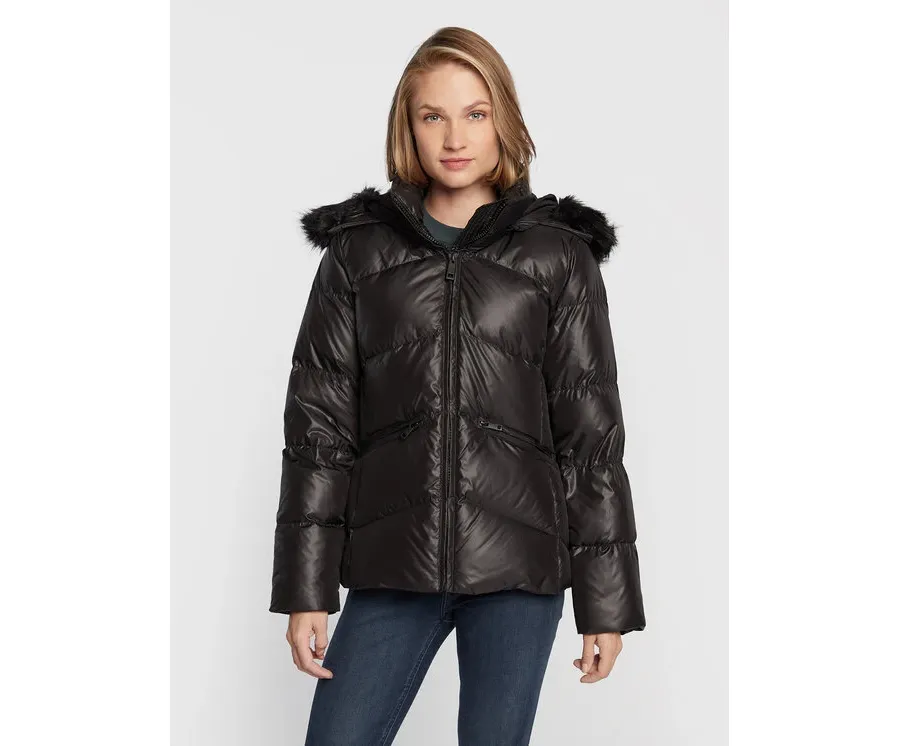 obrazek 1 Calvin Klein Kurtka puchowa Essential K20K204952 Czarny Regular Fit