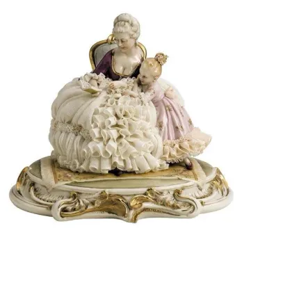Zdjęcie Kobieta czytająca książkę dziecku - włoska porcelana