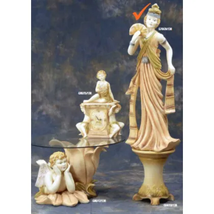 Zdjęcie Dekoracyjna ceramiczna fugura kobiety z wachlarzem