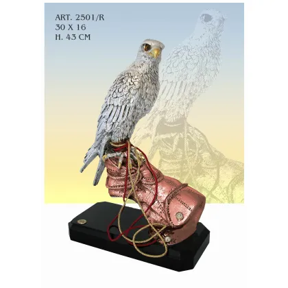 Zdjęcie Genialna figura orła na dłoni