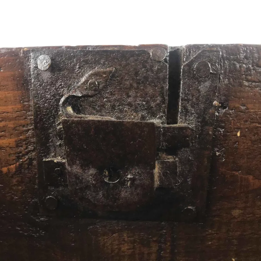 obrazek 7 Pudełko jodłowe z wieczkiem bez ramek z zabytkowym zamkiem