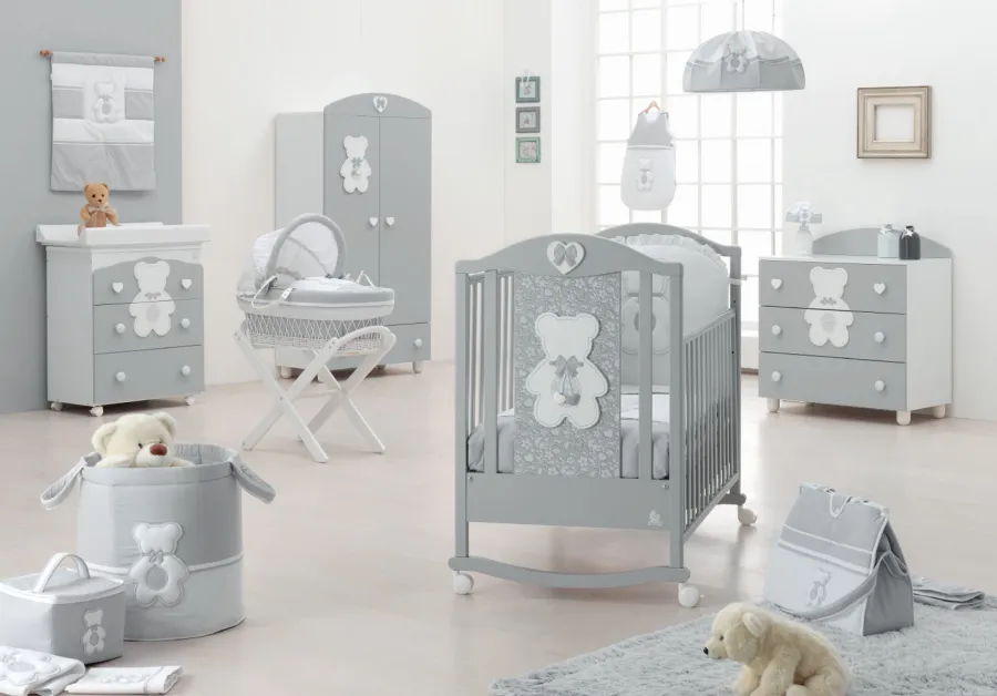 obrazek 1 Ekskluzywne łóżeczko dla niemowlaka z wyposażeniem - Italbaby
