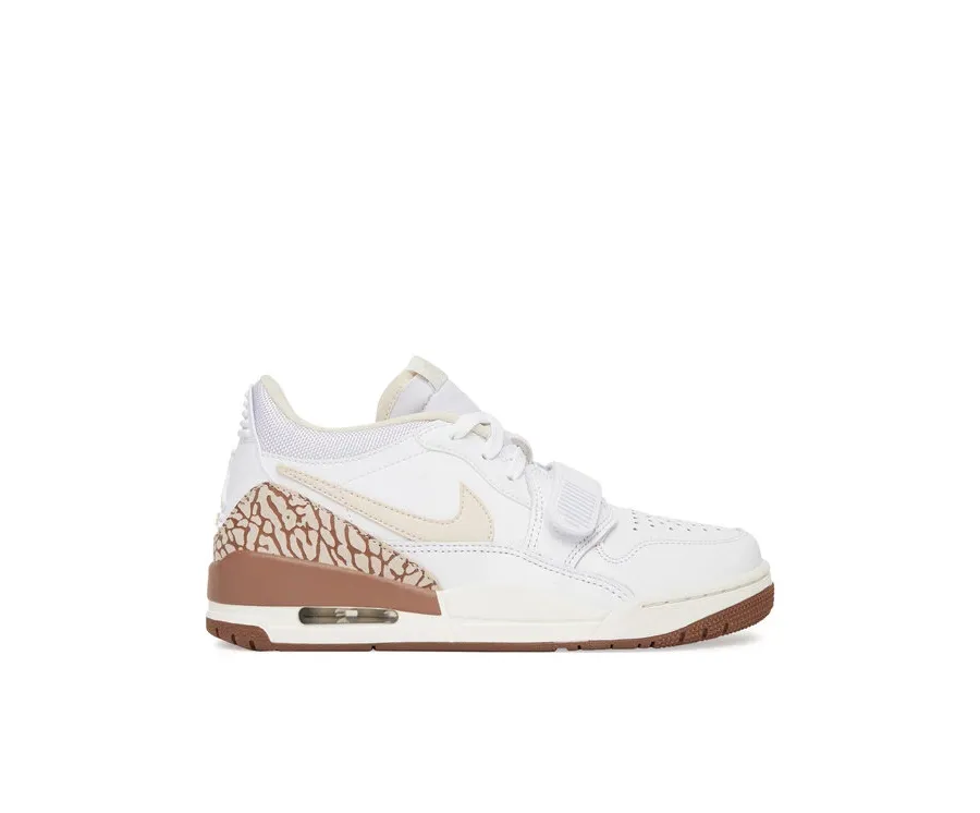 obrazek 1 Nike Sneakersy Air Jordan Legacy 312 FQ7827 Biały