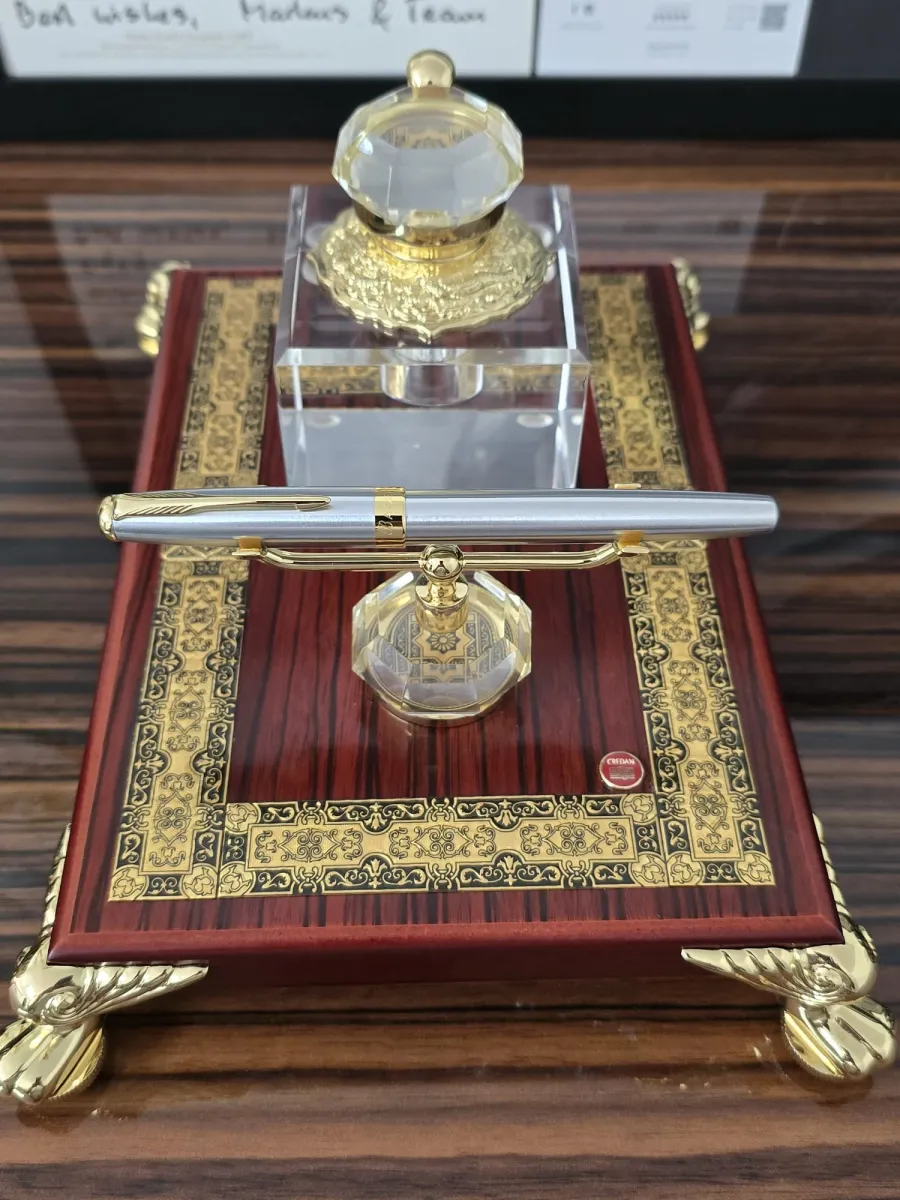 picture 1 Luxury desk Set Shakespeare