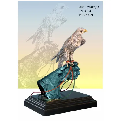 Picture Figure of an eagle standing on a hand