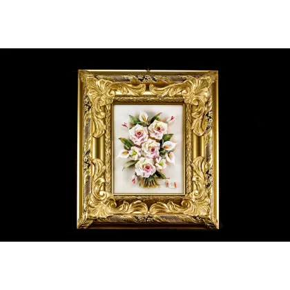 Zdjęcie Luksusowy obraz z porcelany w złotej ramie
