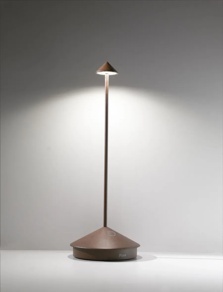 obrazek 4 Dyskretna lampa stołowa Pina z aluminium