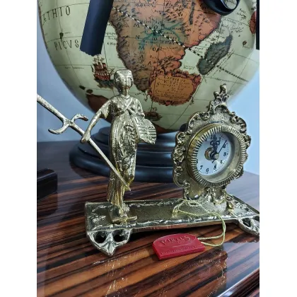 Picture Stylish bronze knight clock