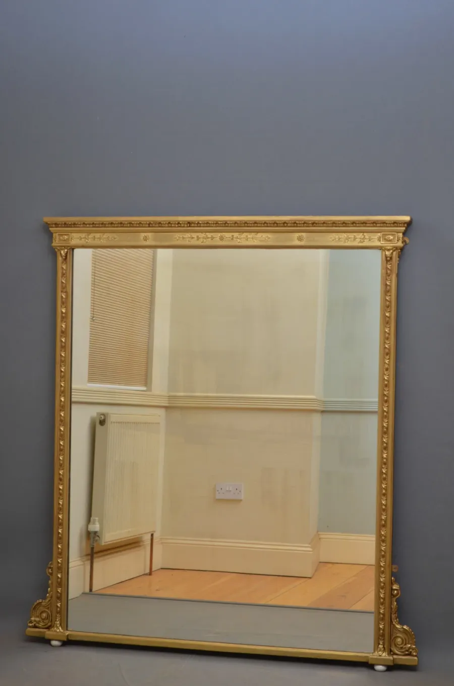obrazek 2 Wiktoriańskie pozłacane lustro ścienne o eleganckim wyglądzie z 1880roku - antyk