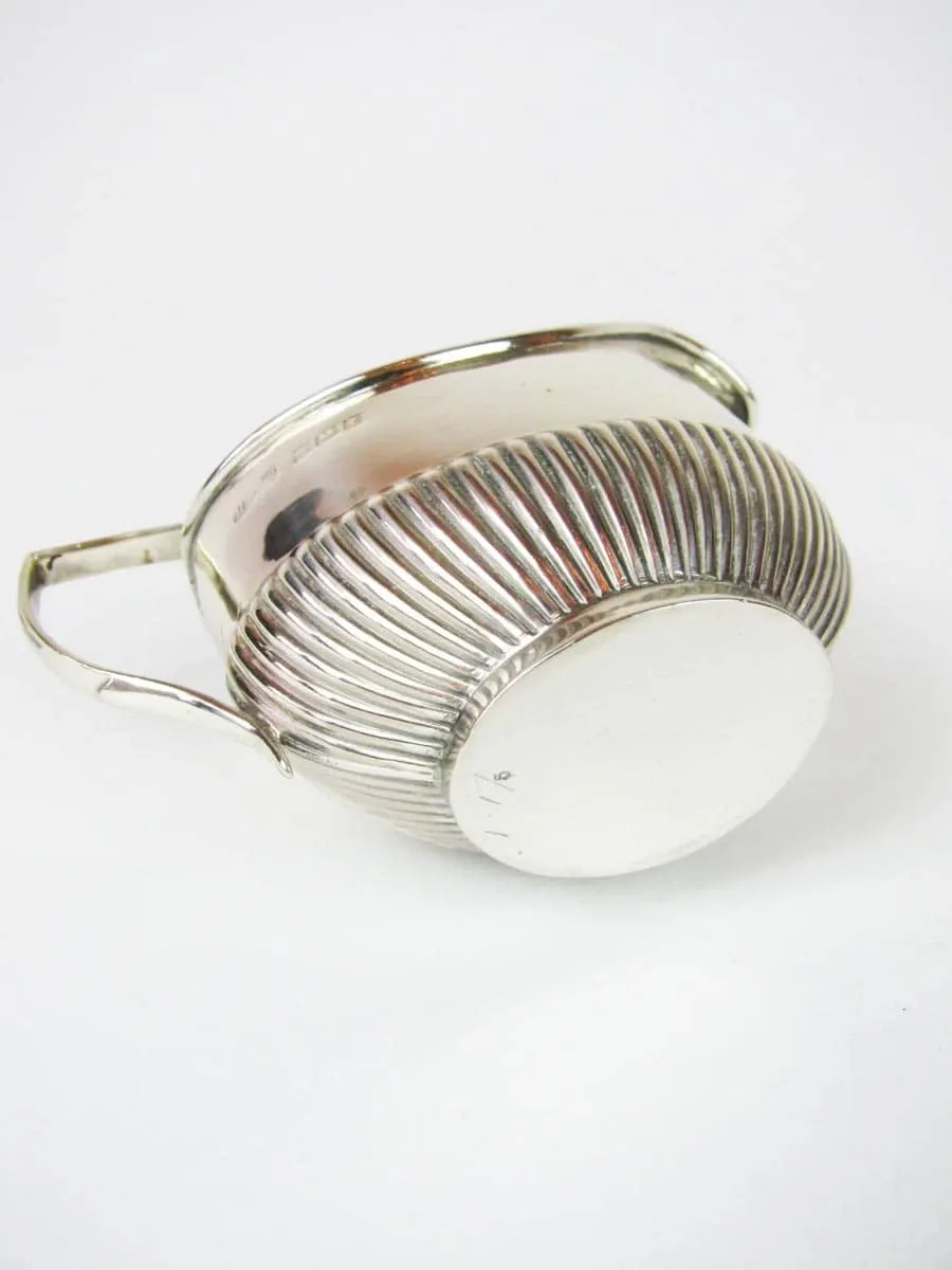 obrazek 3 Birmingham 1905/1906 owalny dzbanek na mleko ze srebra, wnętrze złocone