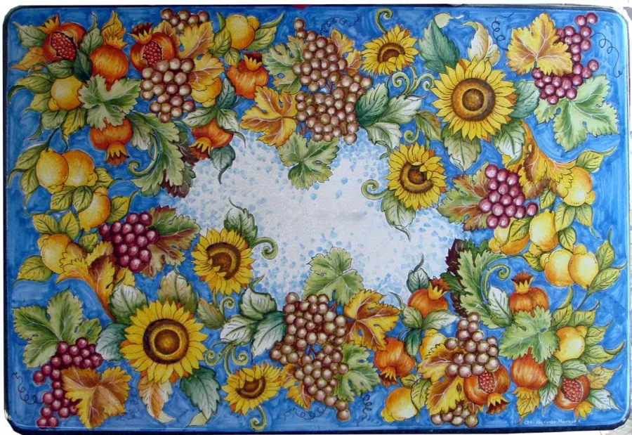 obrazek 1 Prostokątny blat ogrodowy z lawy zdobiony roślinnym ornamentem – Ceramiche Valchida
