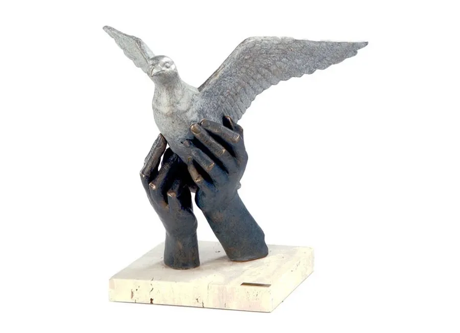 picture 1 White dove - a symbol of freedom and peace
