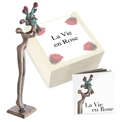Zdjęcie Elegancka statuetka wykonana z brązu przedstawiająca kobietę z bukietem róż