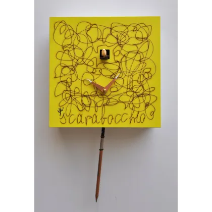 Zdjęcie Wyjątkowy zegar ścienny z kukułką i wahadłem w kształcie ołówka