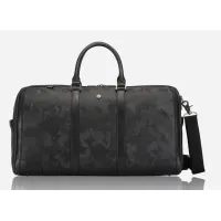 Picture Stylish, roomy travel bag made of cowhide
