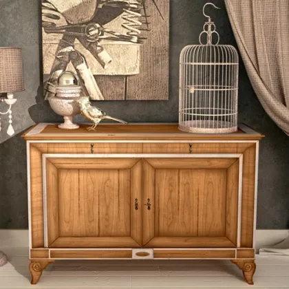 Zdjęcie Antyczna elegancka komoda z drewna litego