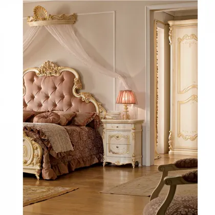 Zdjęcie Prestiżowy barokowy stolik nocny do sypialni