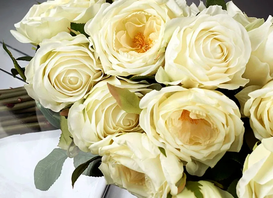 obrazek 3 Elegancki bukiet róż w niskim wazonie - Luxury Products