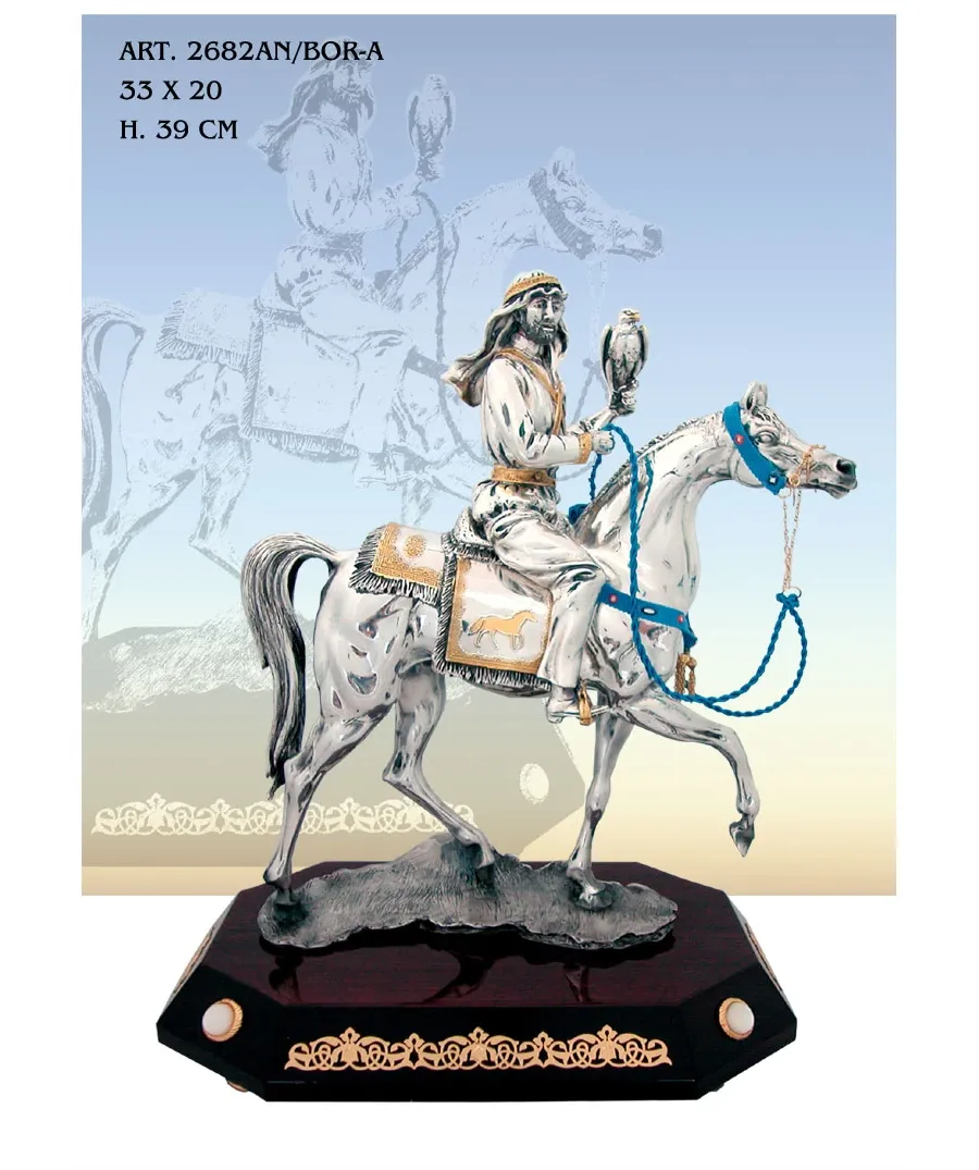 obrazek 1 Piękna figura jeźdzca na koniu