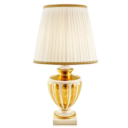 Zdjęcie Biało złota lampa do salonu