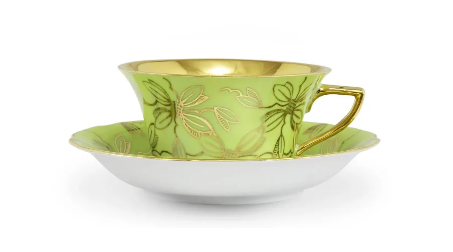 obrazek 1 Piękna porcelanowa filiżanka do herbaty Windsor ze spodkiem w kolorze jasnozielonym zdobiona złotym motywem kwiatowym – Leander