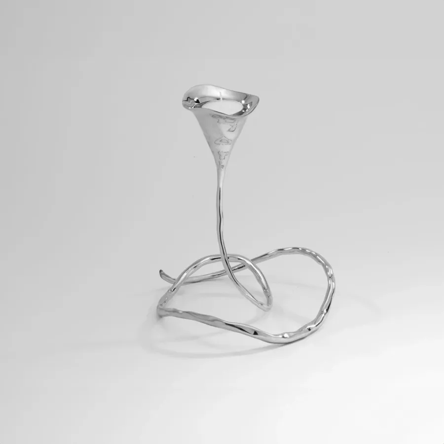 obrazek 1 Klasyczny chromowany świecznik do salonu