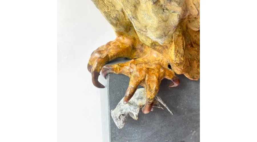 obrazek 3 Gustowna rzeźba wykonana z brązu "Sowa z myszą" - wspaniała ozdoba do domu